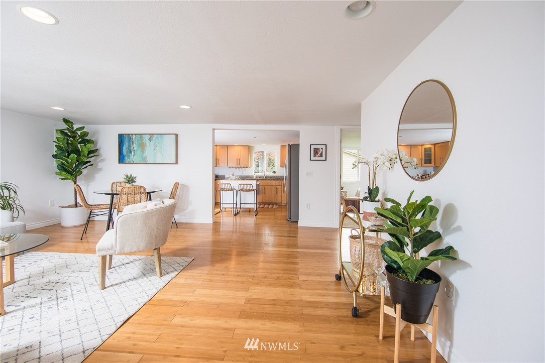 1709 Southwest Webster Street Seattle, WA 98106 - Photo 5 of 18 Gallery Image 5