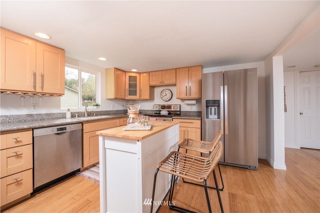1709 Southwest Webster Street Seattle, WA 98106 - Photo 8 of 18 Gallery Image 8