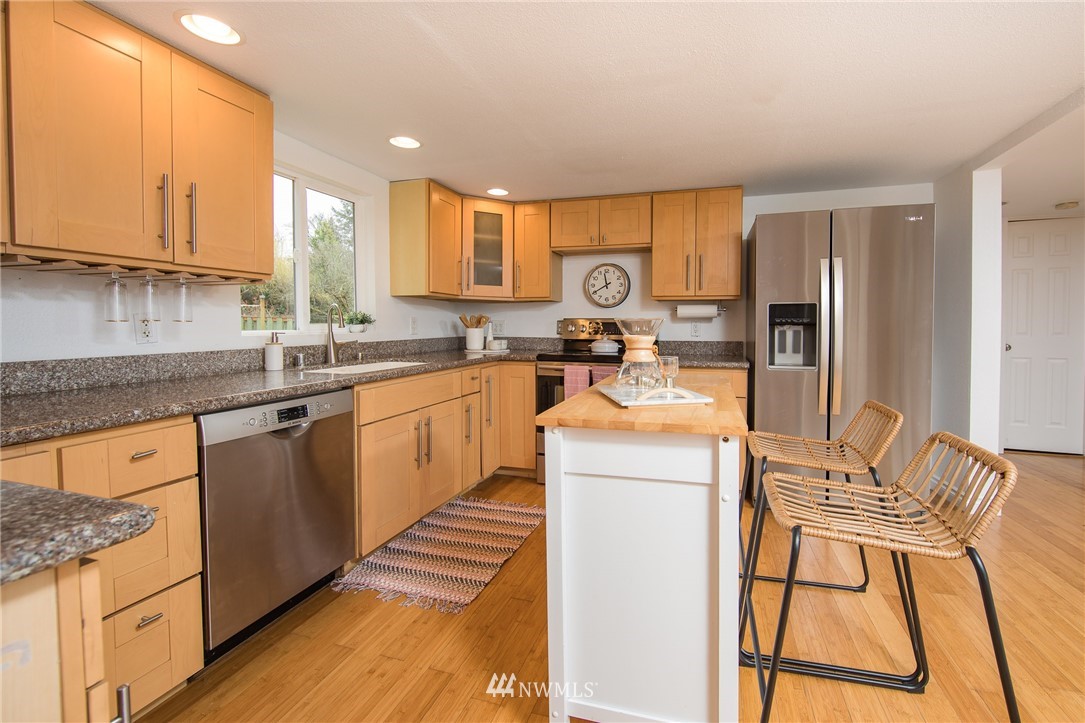 1709 Southwest Webster Street Seattle, WA 98106 - Photo 9 of 18 Gallery Image 9