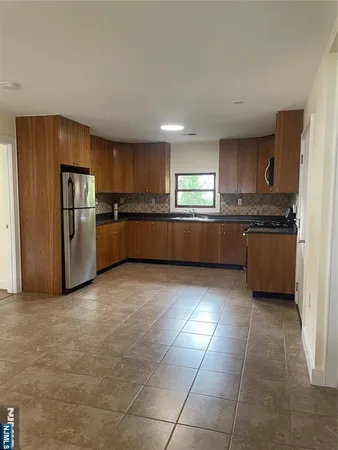 $2,800 | 59 Elberon Avenue, Hawthorne, NJ 07506
