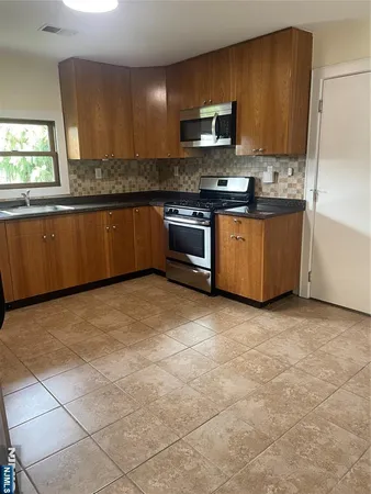 $2,800 | 59 Elberon Avenue, Hawthorne, NJ 07506