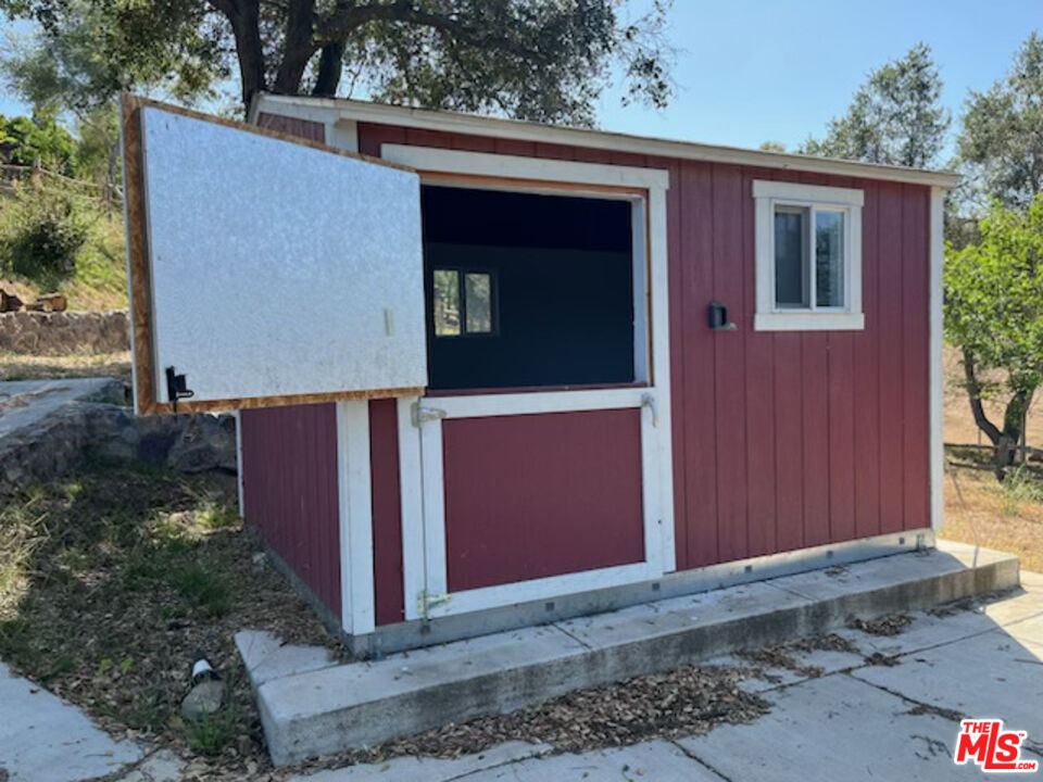335 Morro Hills Road Fallbrook, CA 92028 - Photo 27 of 34