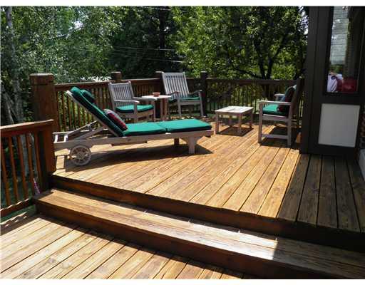 19 Oxford Road Ben Avon Heights, PA 15202 - Photo 16 of 18 Patio/Deck.