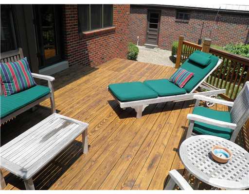 19 Oxford Road Ben Avon Heights, PA 15202 - Photo 17 of 18 Patio/Deck.