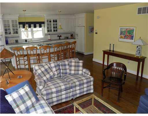 19 Oxford Road Ben Avon Heights, PA 15202 - Photo 9 of 18 Den/Family/Great Room.