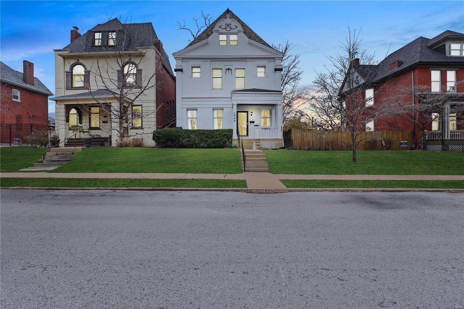 3944 Russell Boulevard St. Louis, MO 63110 - Photo 1 of 22