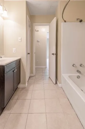 $1,100 | 2401 Sycamore Avenue, Unit E3, Huntsville, TX 77340