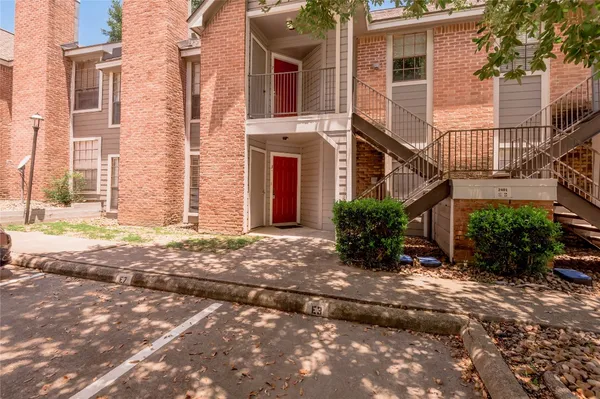 $1,100 | 2401 Sycamore Avenue, Unit E3, Huntsville, TX 77340