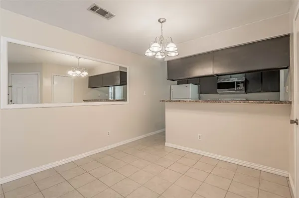 $1,100 | 2401 Sycamore Avenue, Unit E3, Huntsville, TX 77340