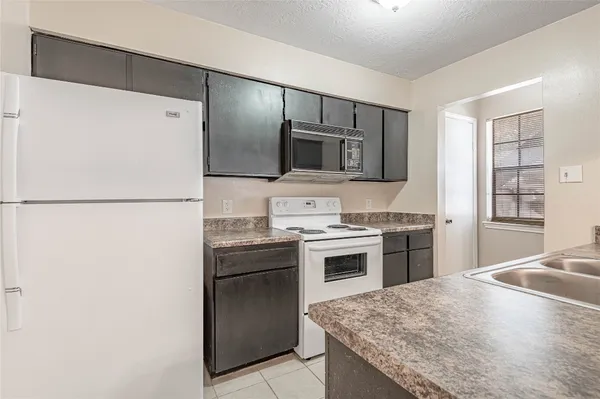 $1,100 | 2401 Sycamore Avenue, Unit E3, Huntsville, TX 77340