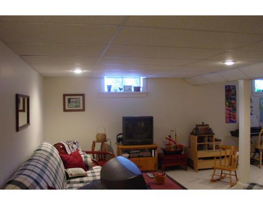 1086 Burts Pit Road Northampton, MA 01062 - Photo 5 of 7 Gallery Image 5