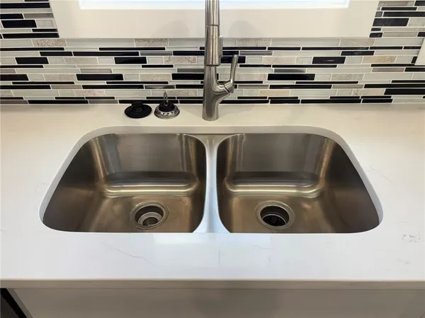 $300,000 | 4909 South Creek Wood Drive, St. Joseph, MO 64507