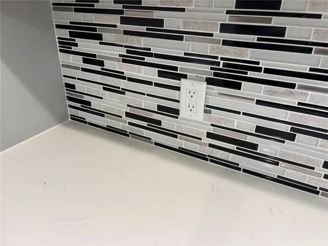 $300,000 | 4909 South Creek Wood Drive, St. Joseph, MO 64507