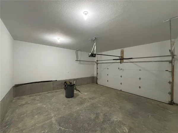 $300,000 | 4909 South Creek Wood Drive, St. Joseph, MO 64507