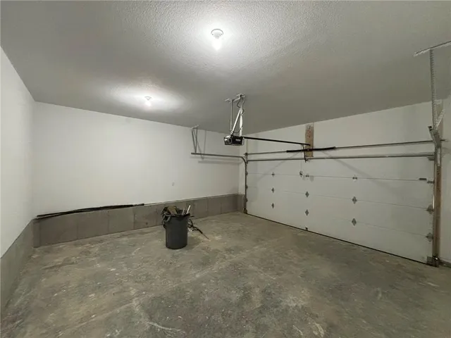 $300,000 | 4909 South Creek Wood Drive, St. Joseph, MO 64507