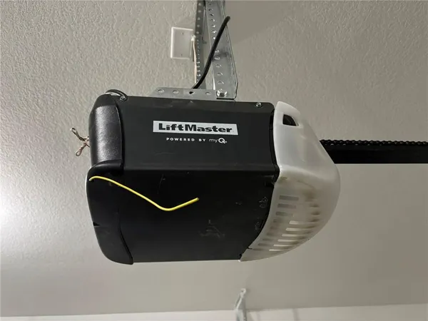 $300,000 | 4909 South Creek Wood Drive, St. Joseph, MO 64507