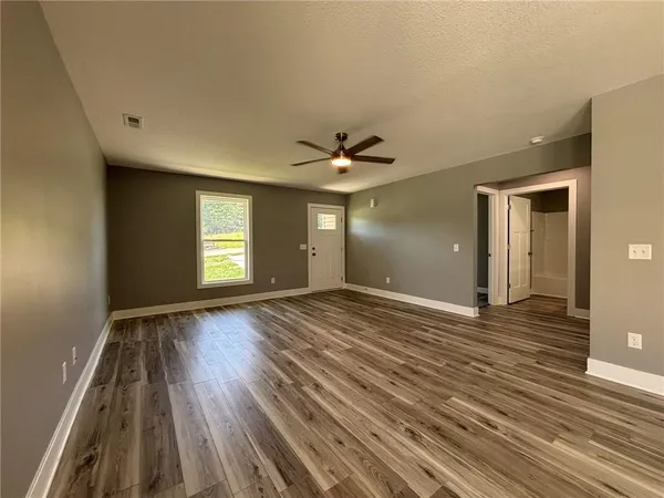 $300,000 | 4909 South Creek Wood Drive, St. Joseph, MO 64507