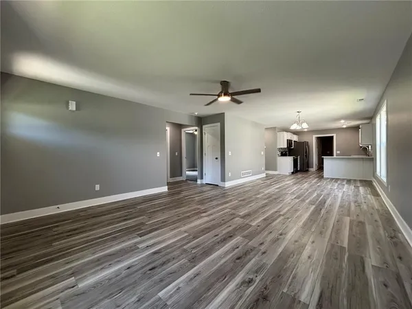 $300,000 | 4909 South Creek Wood Drive, St. Joseph, MO 64507