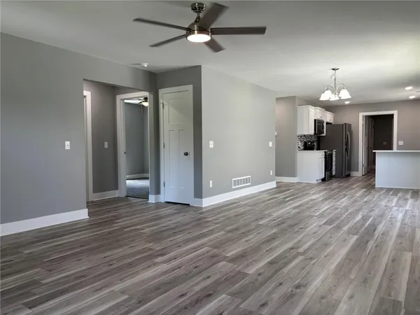 $300,000 | 4909 South Creek Wood Drive, St. Joseph, MO 64507