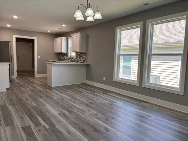 $300,000 | 4909 South Creek Wood Drive, St. Joseph, MO 64507