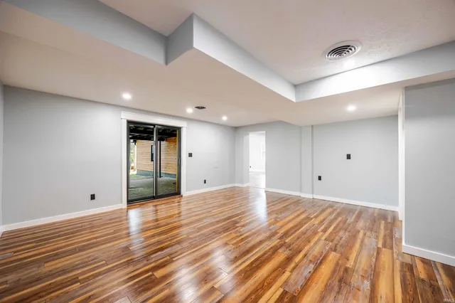 $729,000 | 123 Empire Lane, Bedford, IN 47421