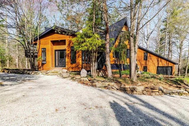 $729,000 | 123 Empire Lane, Bedford, IN 47421