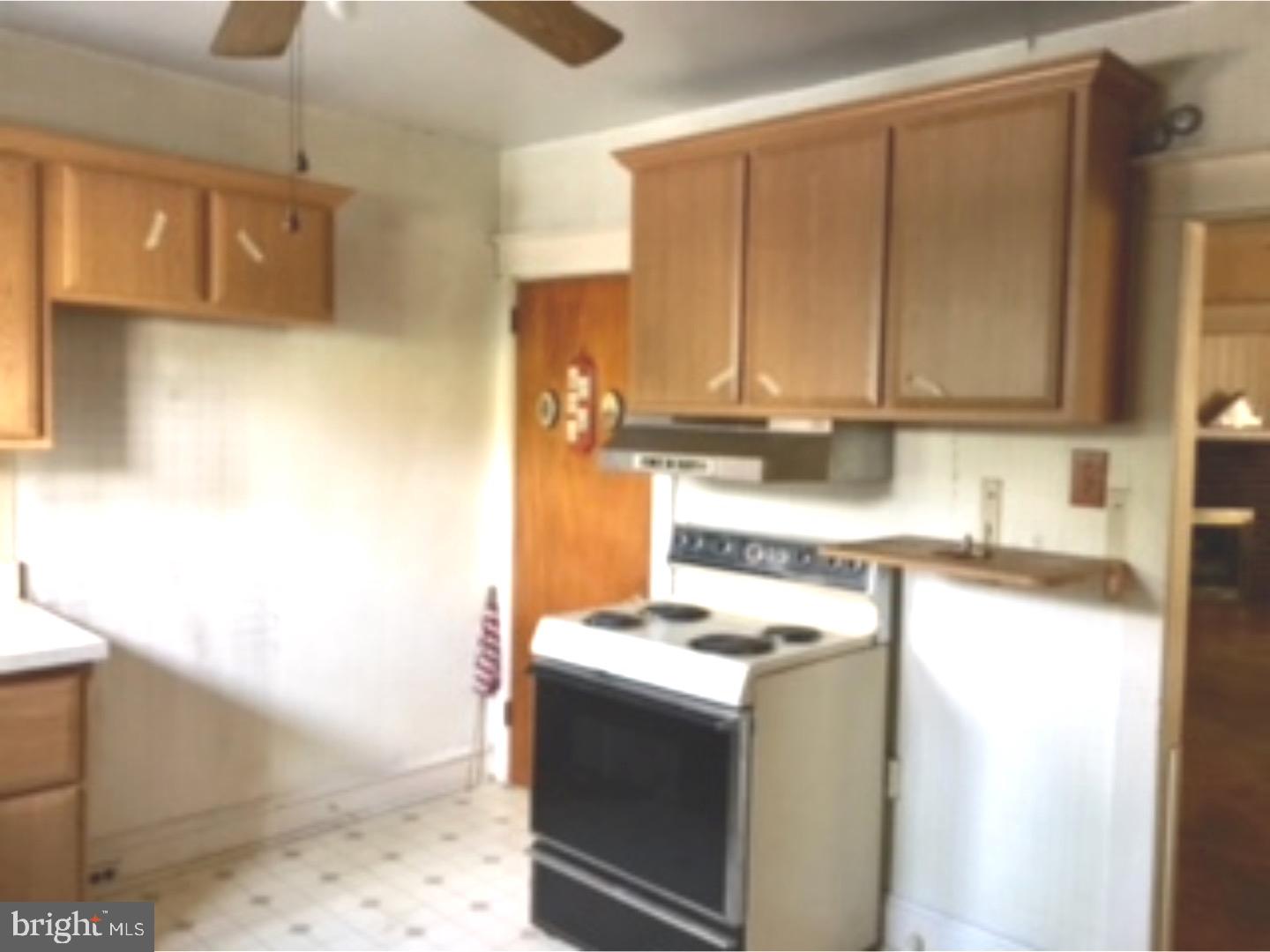 235 Powell Road Springfield, PA 19064 - Photo 3 of 8