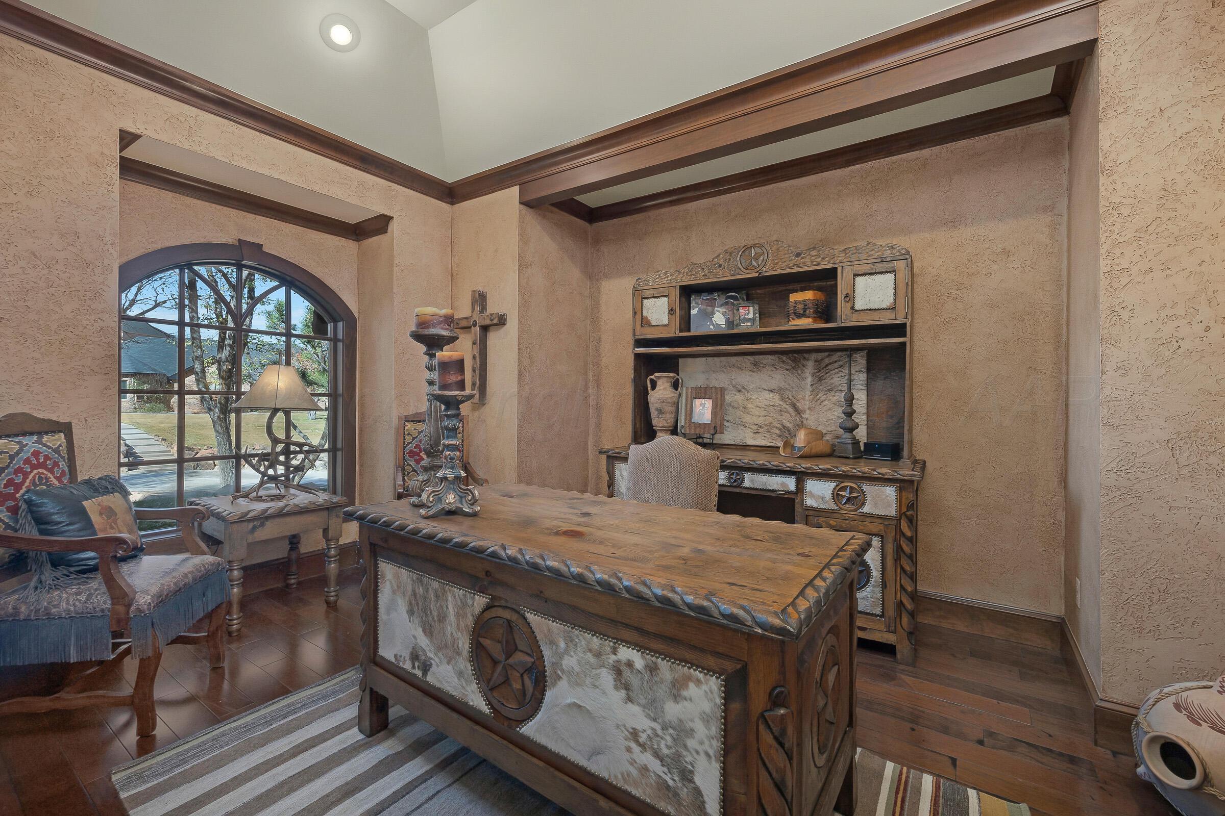 19551 Chaparral Road Canyon, TX 79015 - Photo 24 of 42 a view of a livingroom with furniture and window