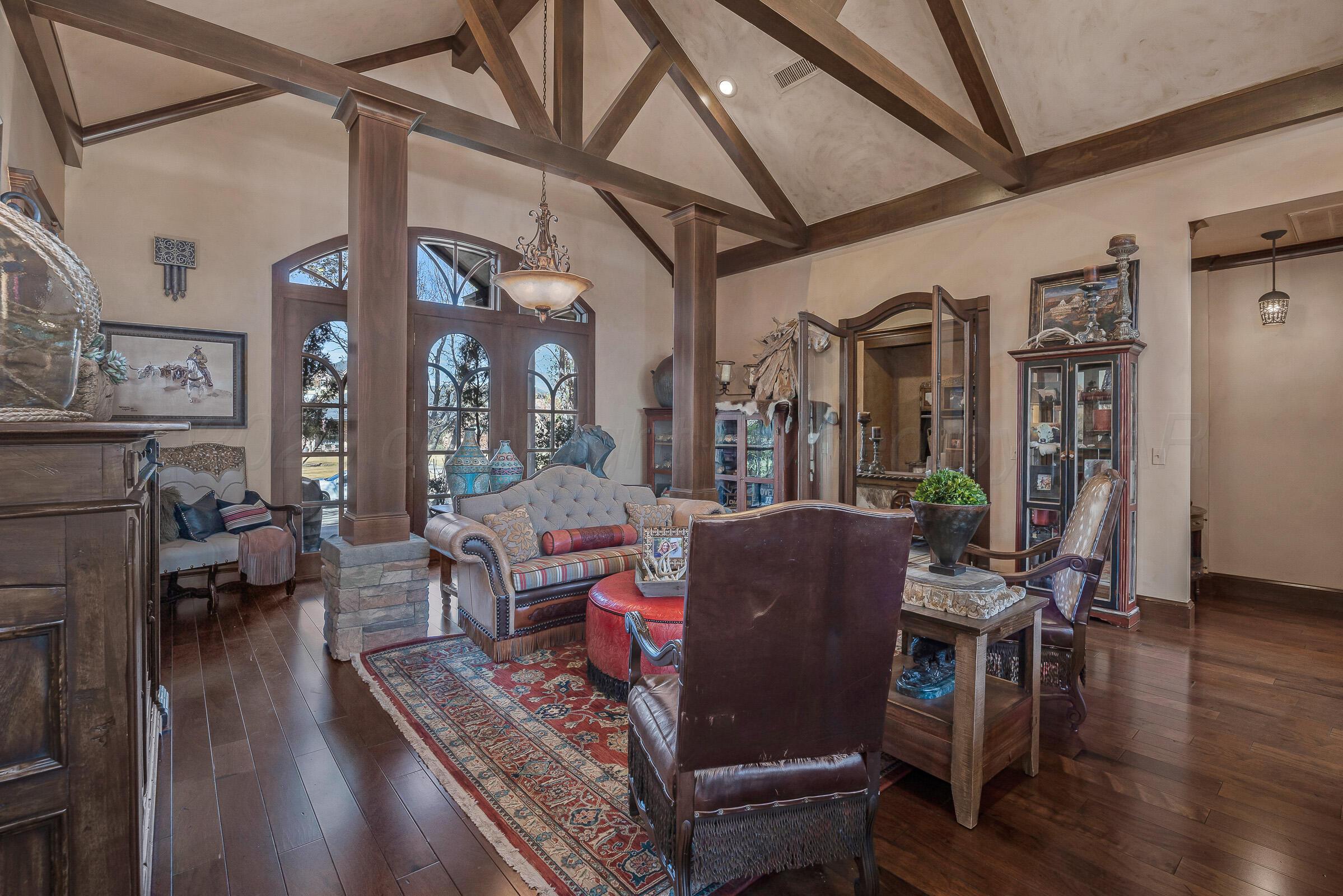 19551 Chaparral Road Canyon, TX 79015 - Photo 5 of 42 a living room with furniture