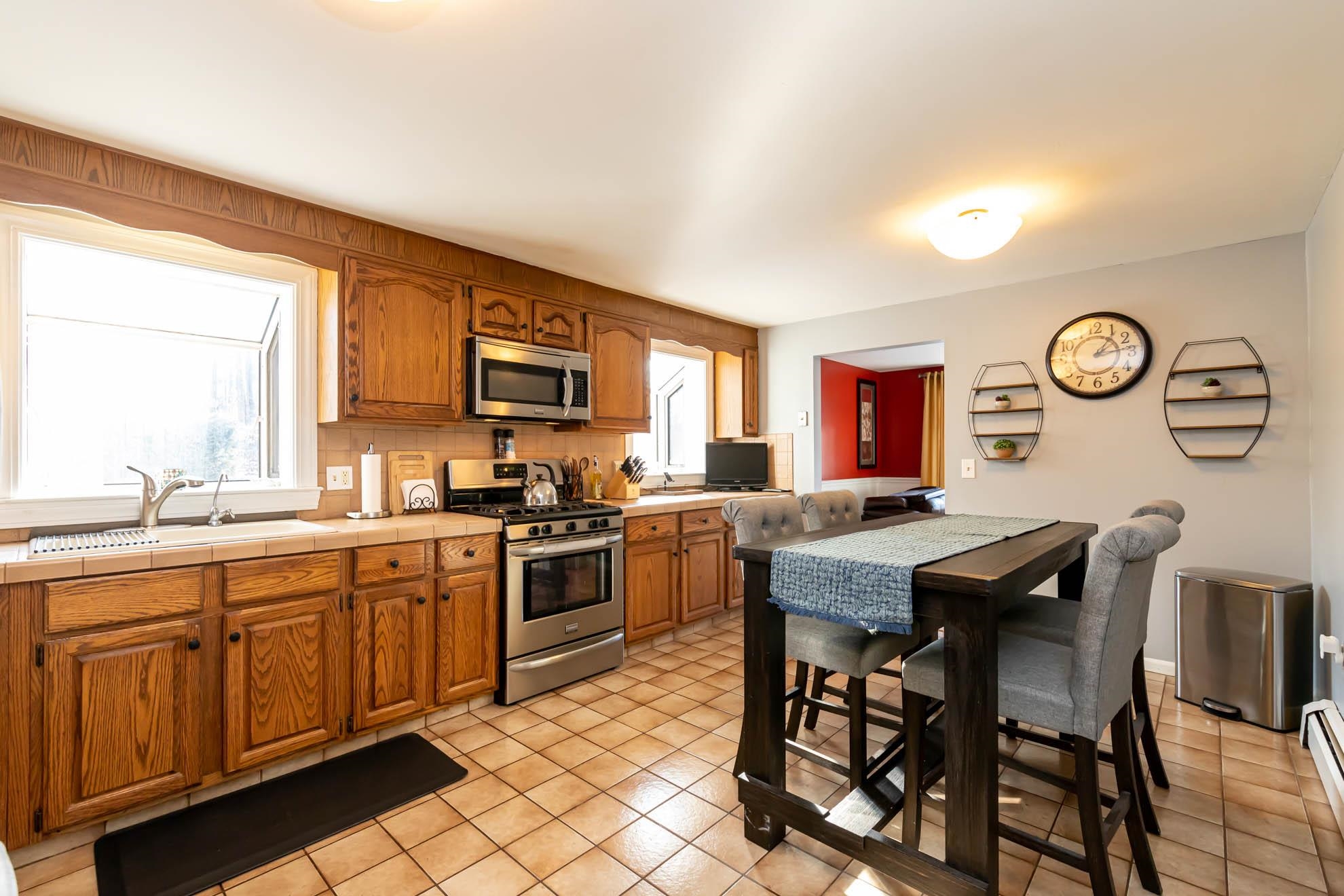 10 Todd Road Nashua, NH 03064 - Photo 2 of 30