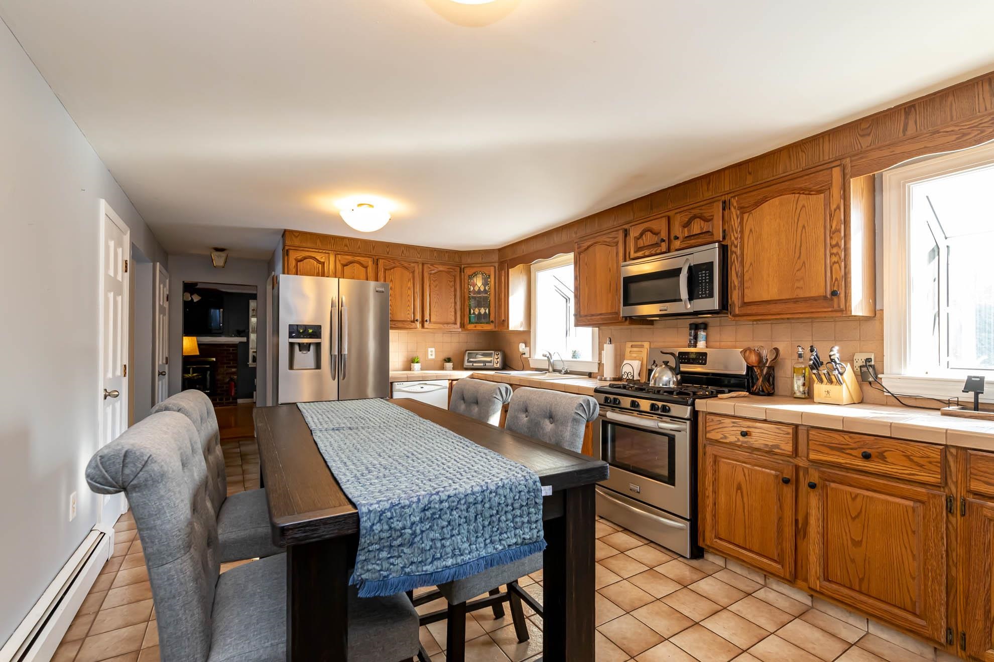 10 Todd Road Nashua, NH 03064 - Photo 4 of 30