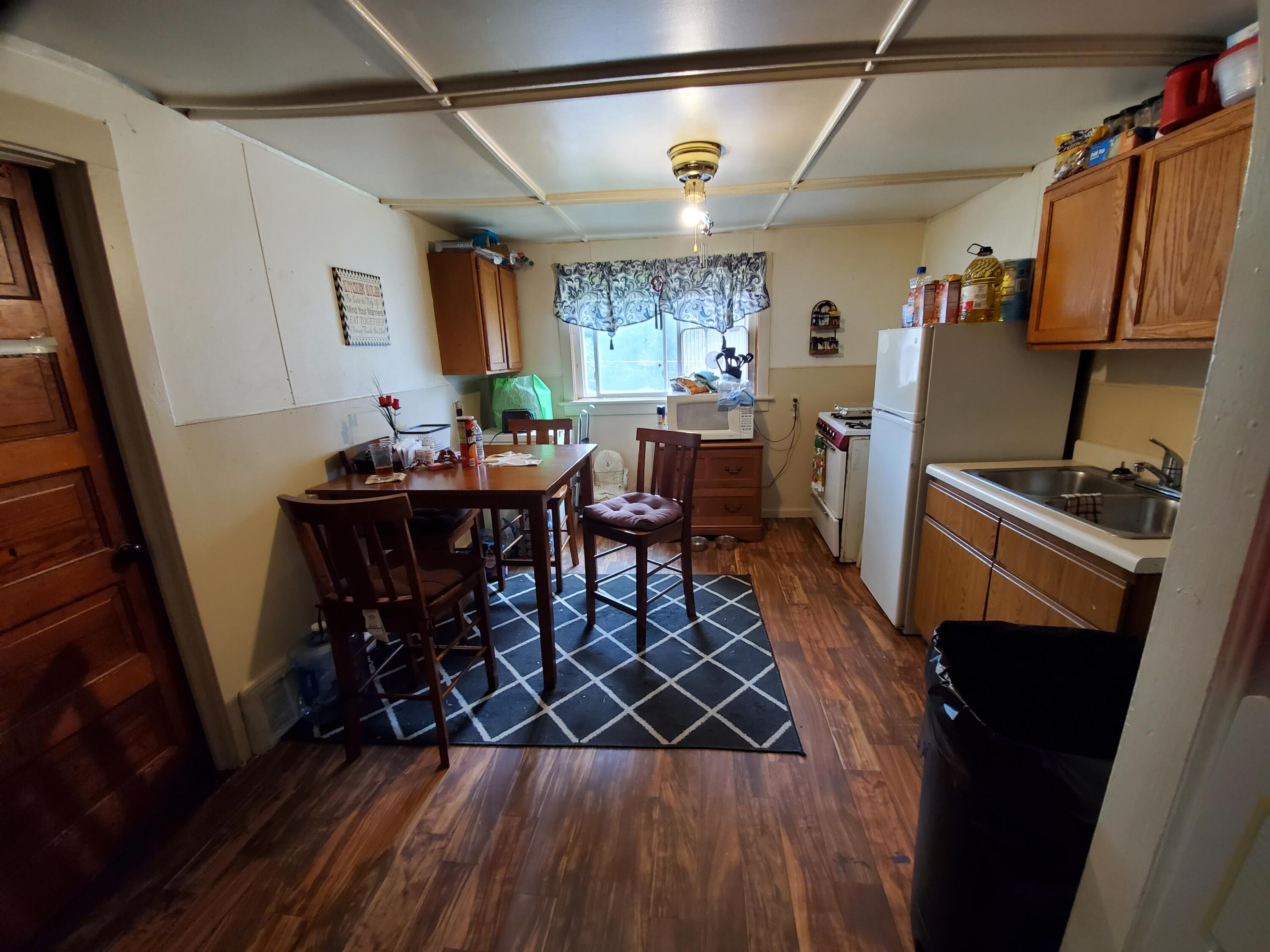 234 Rosedale Place Jackson, MI 49203 - Photo 4 of 21 20210827_114643