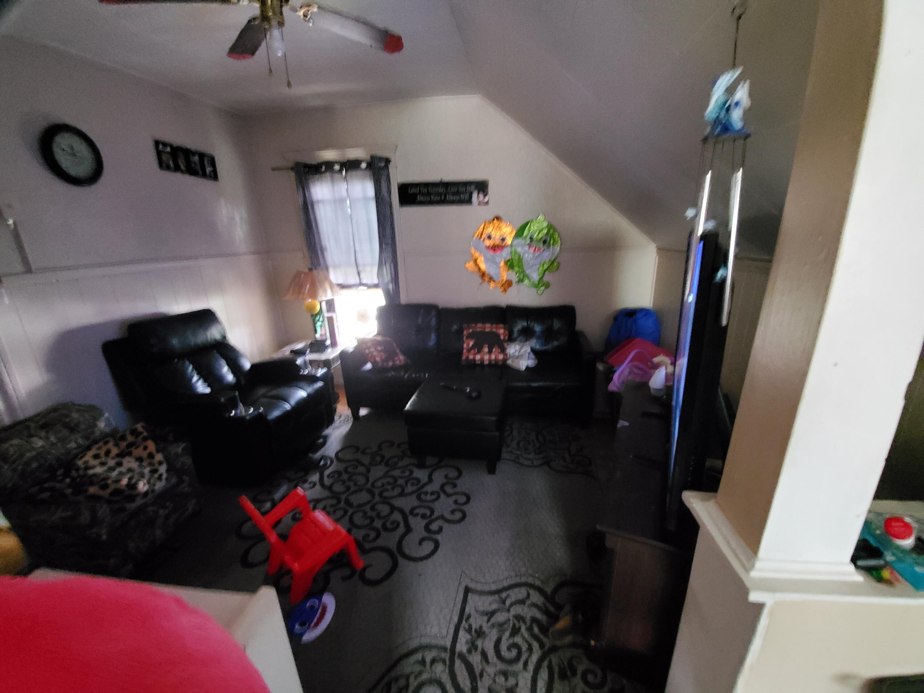 234 Rosedale Place Jackson, MI 49203 - Photo 6 of 21 20210827_114805