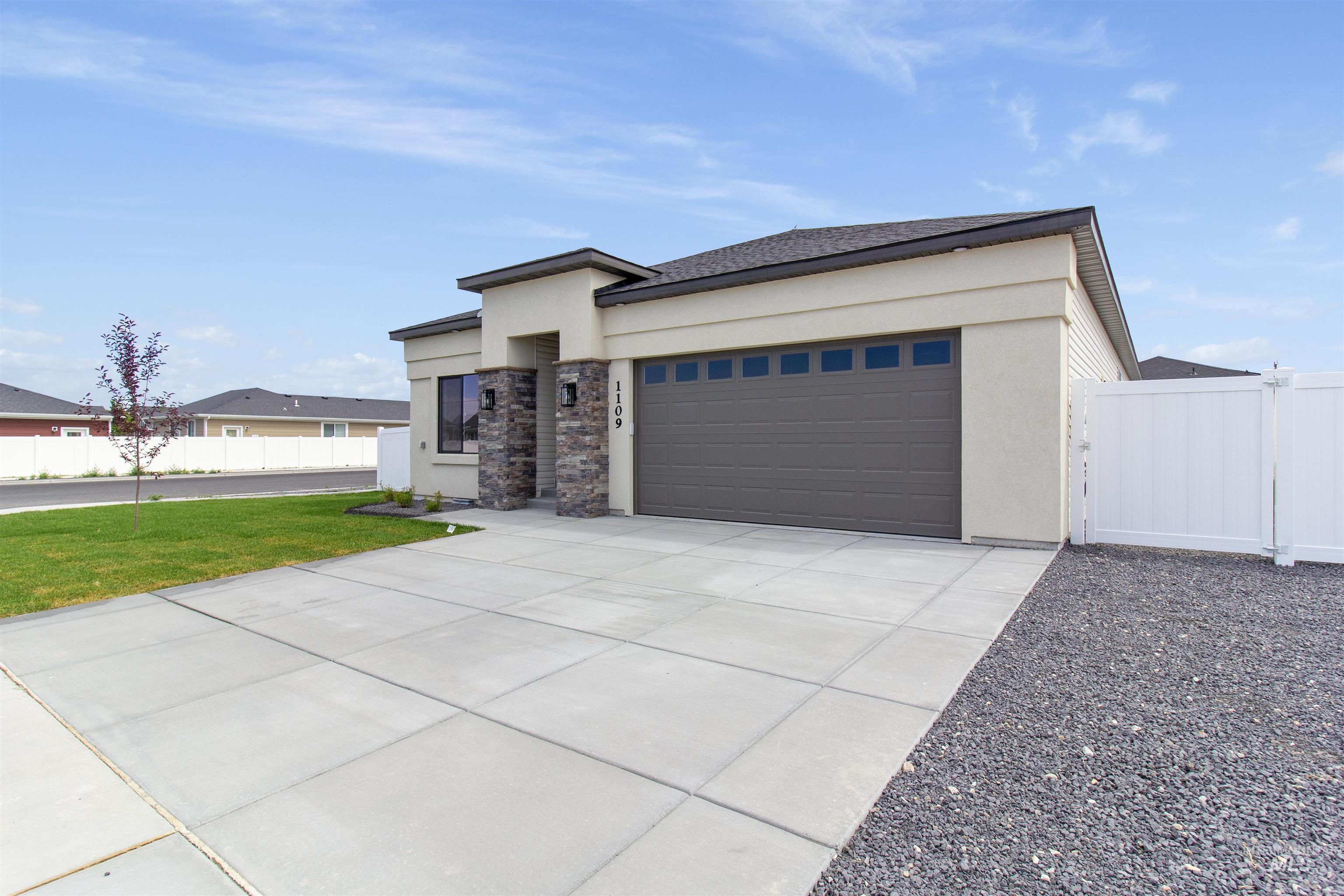 1109 Ira Burton Road Twin Falls, ID 83301 - Photo 3 of 38