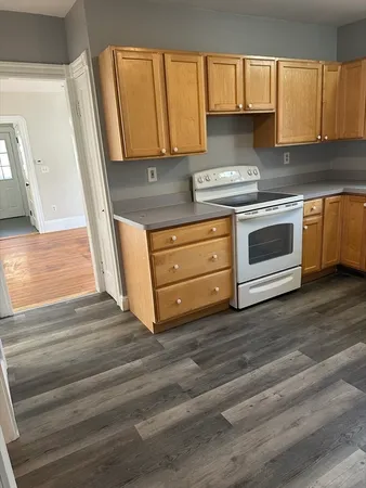 $3,000 | 9 Station Road, Unit 2, Salem, MA 01970