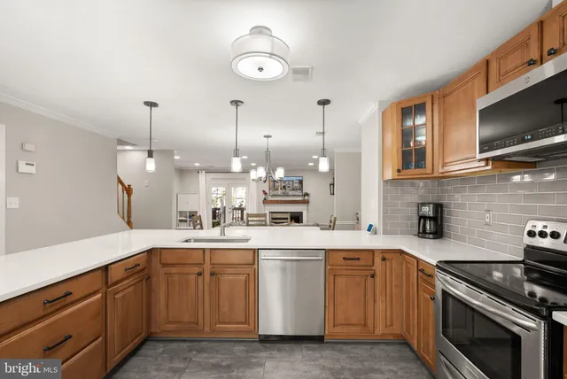 $685,000 | 6066 Heatherwood Drive, Alexandria, VA 22310