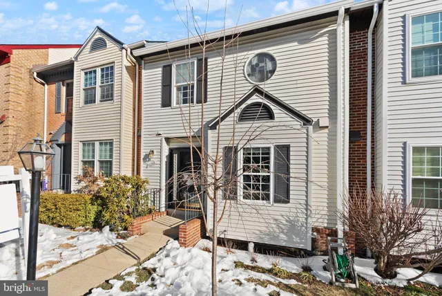 $685,000 | 6066 Heatherwood Drive, Alexandria, VA 22310