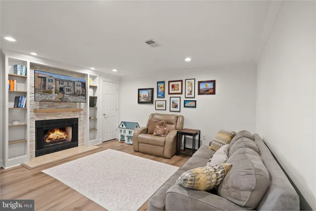 $685,000 | 6066 Heatherwood Drive, Alexandria, VA 22310