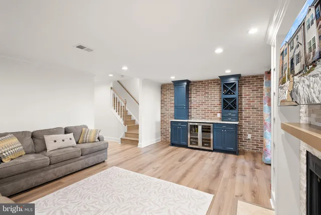 $685,000 | 6066 Heatherwood Drive, Alexandria, VA 22310