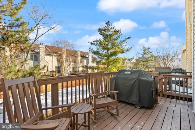 $685,000 | 6066 Heatherwood Drive, Alexandria, VA 22310