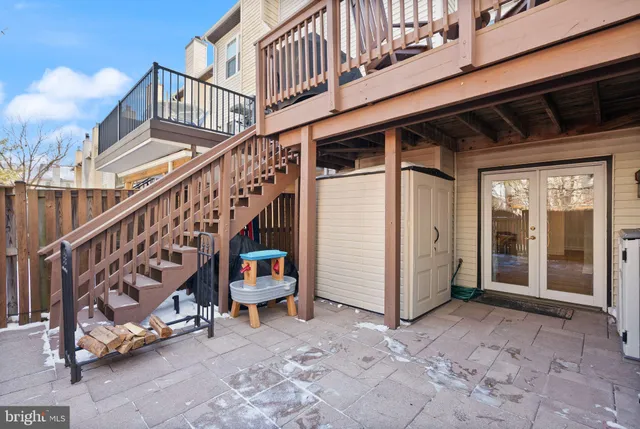 $685,000 | 6066 Heatherwood Drive, Alexandria, VA 22310