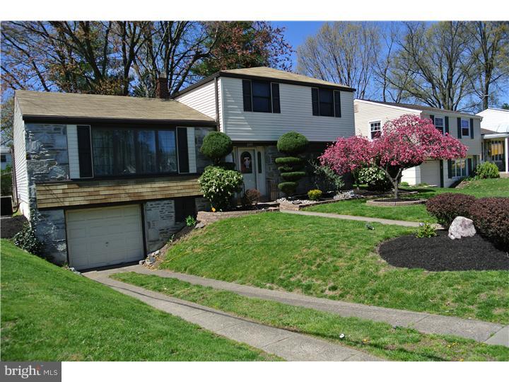 828 Rennard Street Philadelphia, PA 19116 - Photo 3 of 20 Exterior Front