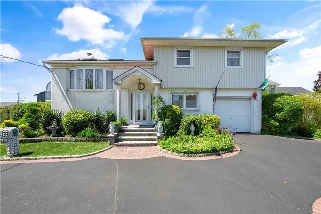 $765,000 | 3496 Bay Front Drive, Baldwin, NY 11510