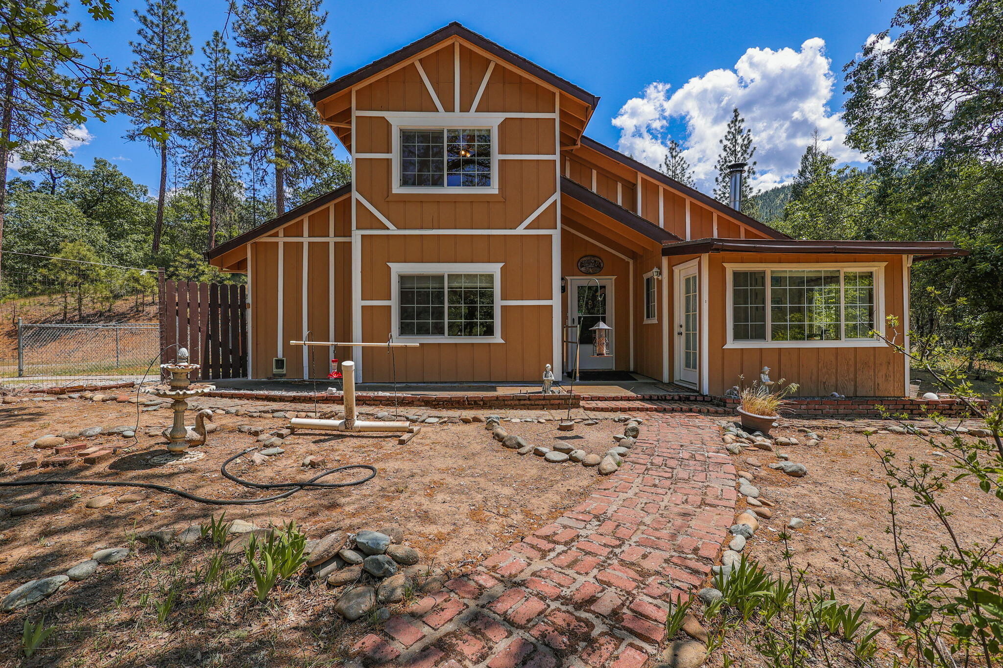 2541 Lewiston Road Lewiston, CA 96052 - Photo 2 of 2 a front view of a house with a yard