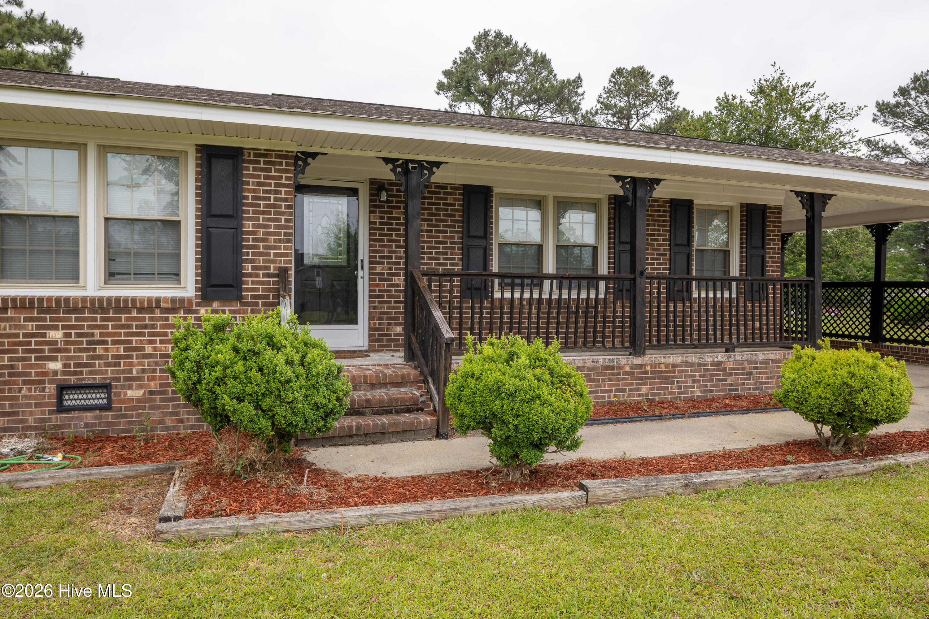 122 West Pine Forest Road Mount Olive, NC 28365 - Photo 3 of 33 122 W Pine Forest Rd3