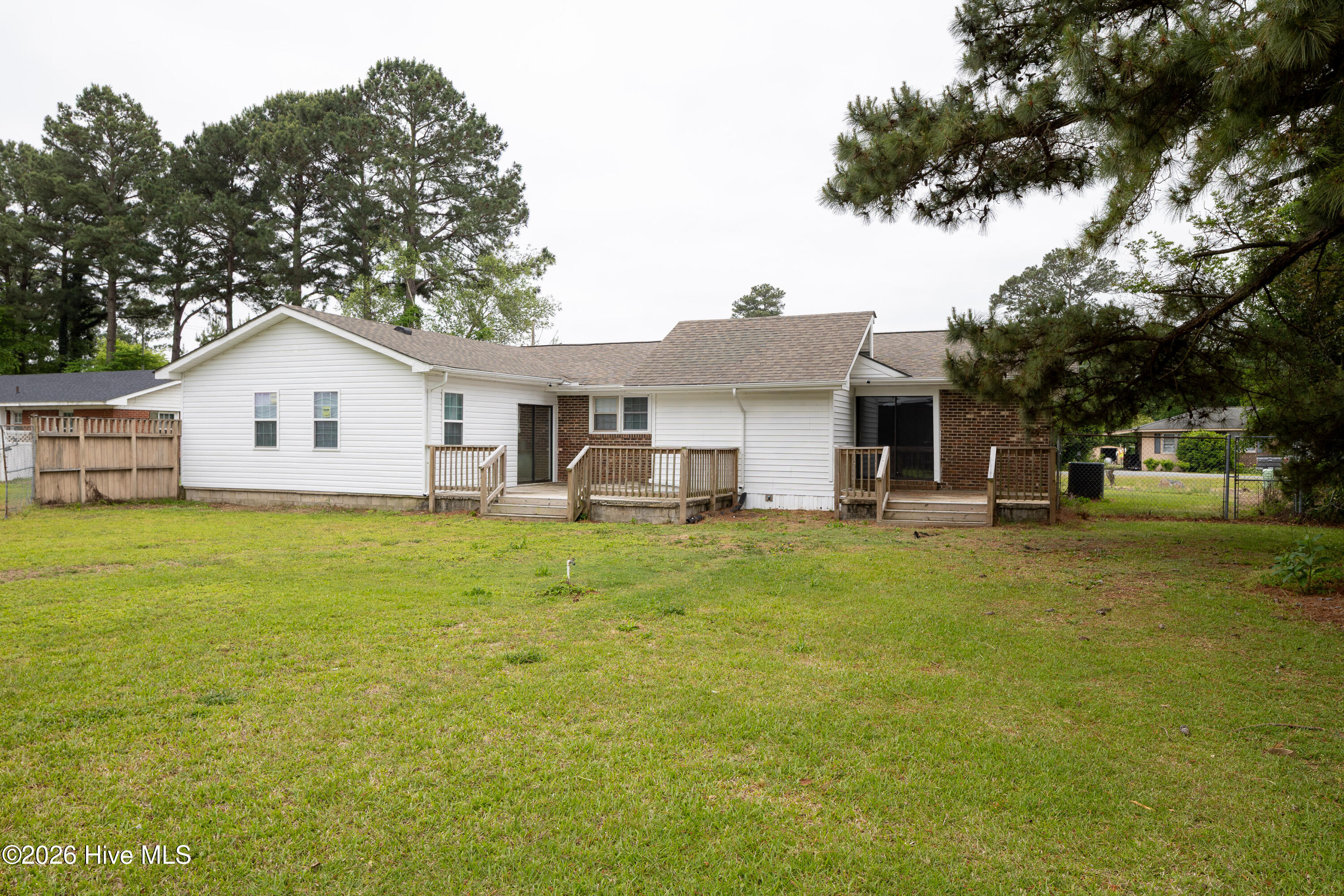 122 West Pine Forest Road Mount Olive, NC 28365 - Photo 31 of 33 122 W Pine Forest Rd36