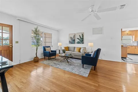 $325,000 | 11095 87th Avenue, Seminole, FL 33772