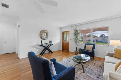 $325,000 | 11095 87th Avenue, Seminole, FL 33772