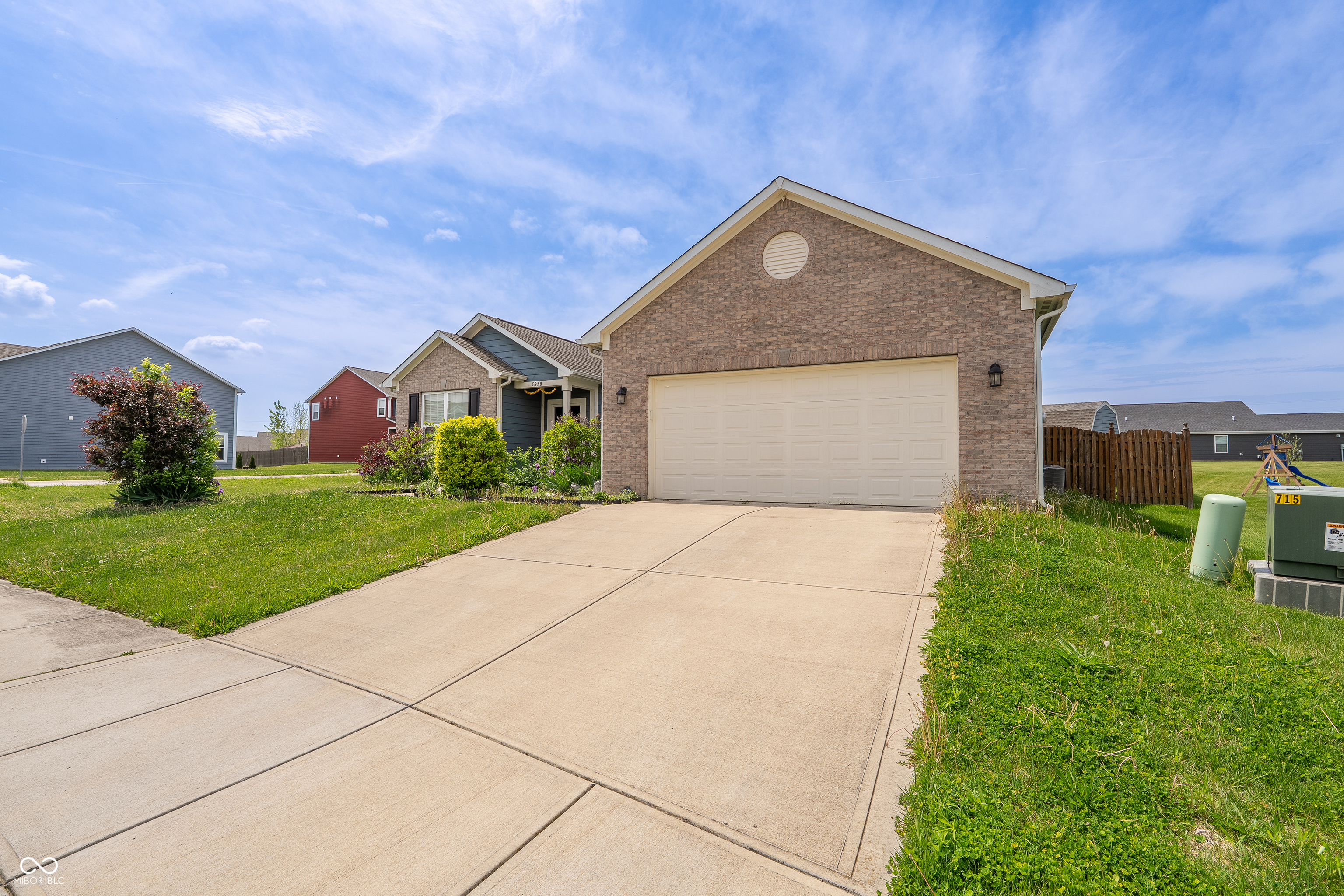 5250 Hearst Lane Indianapolis, IN 46239 - Photo 2 of 33