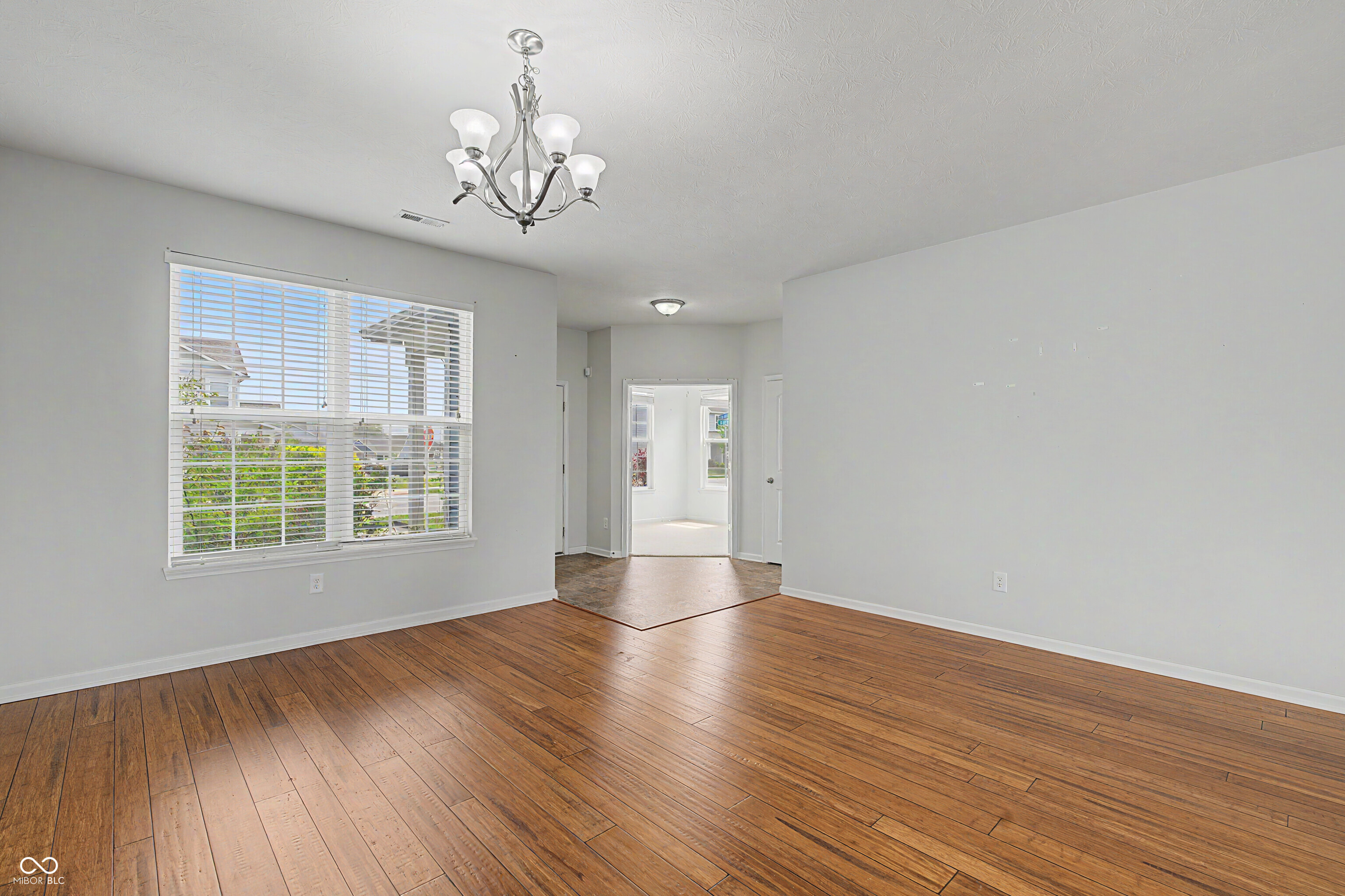 5250 Hearst Lane Indianapolis, IN 46239 - Photo 6 of 33